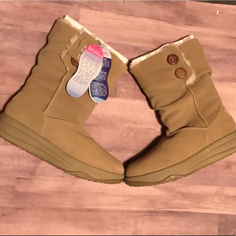 Sketcher Tone-up Boots ( brand new)